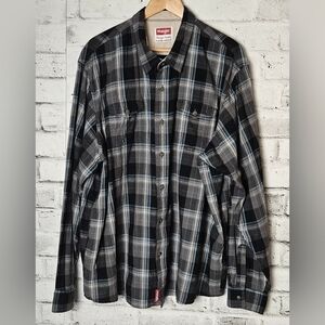 Wrangler Men's Plaid Button-Down Shirt